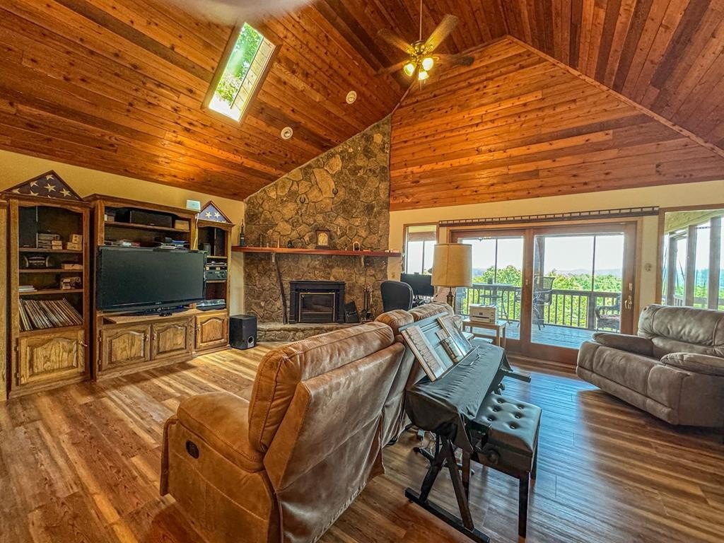 Listing photo 16