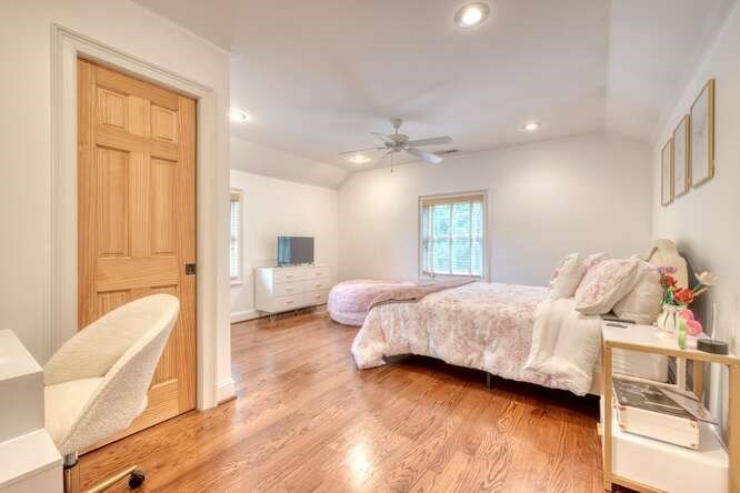 Listing photo 33